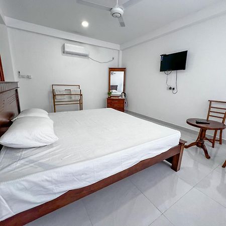 Meridian Holiday Resort Ratnapura Bagian luar foto