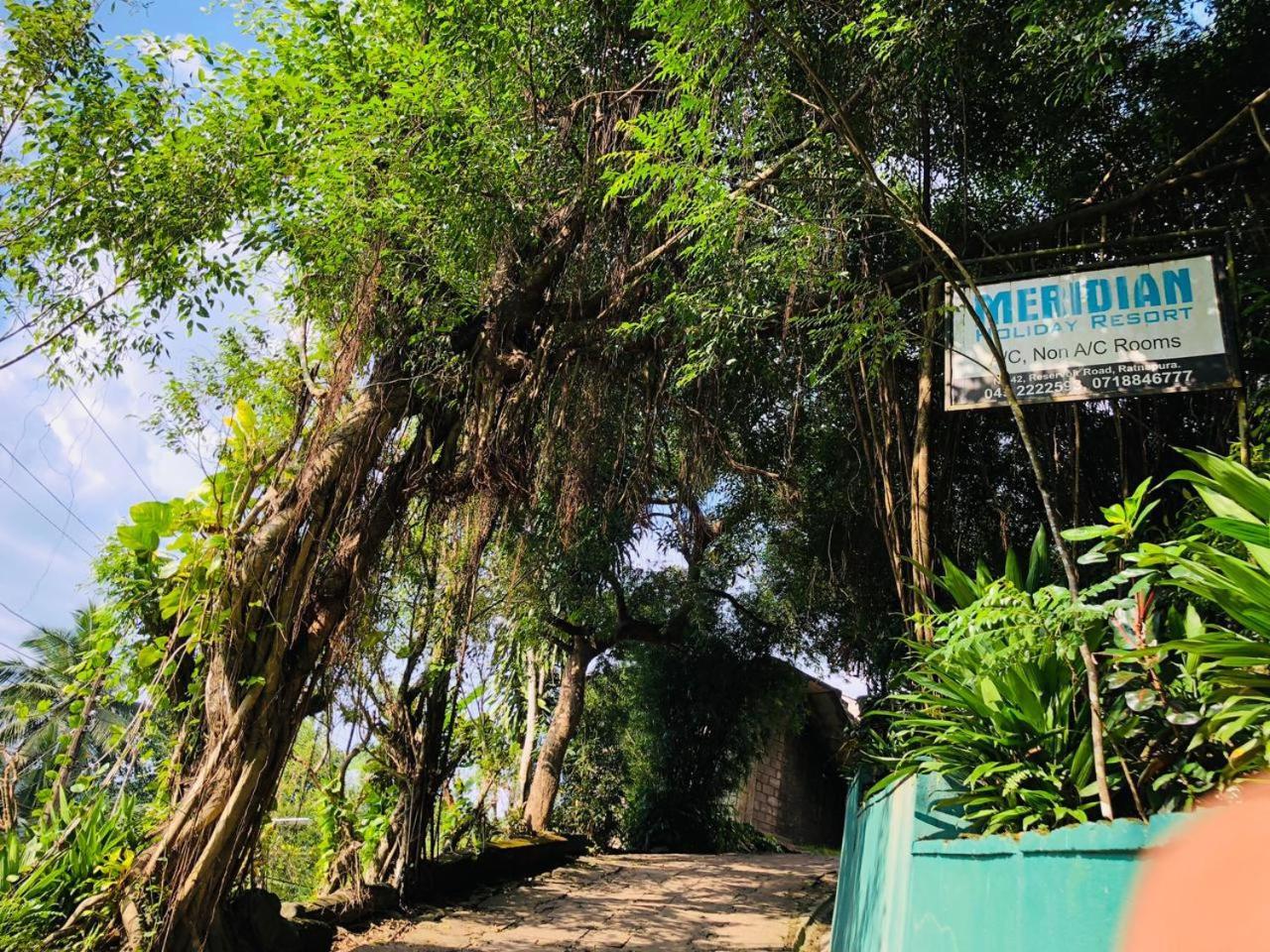 Meridian Holiday Resort Ratnapura Bagian luar foto