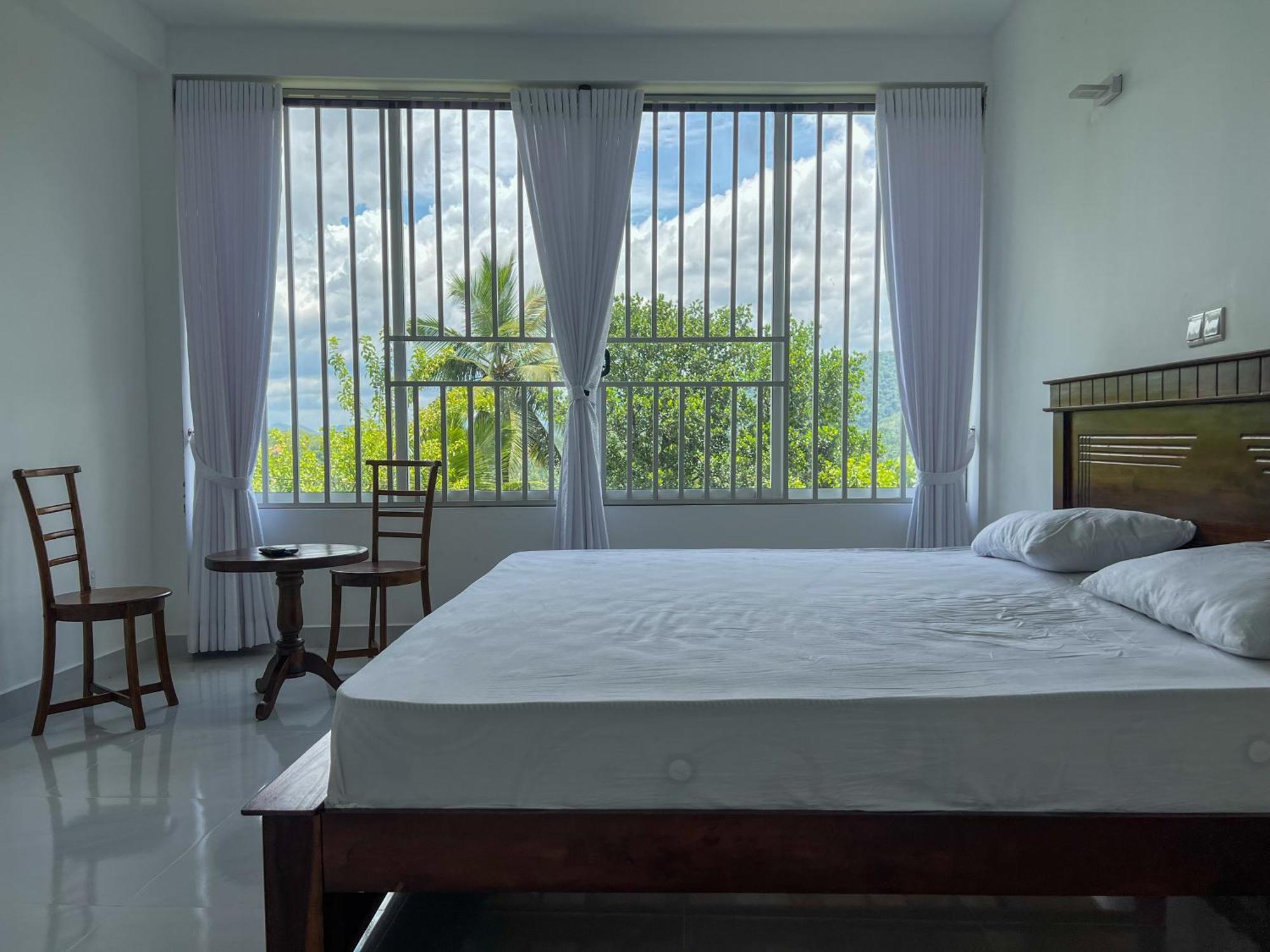 Meridian Holiday Resort Ratnapura Bagian luar foto