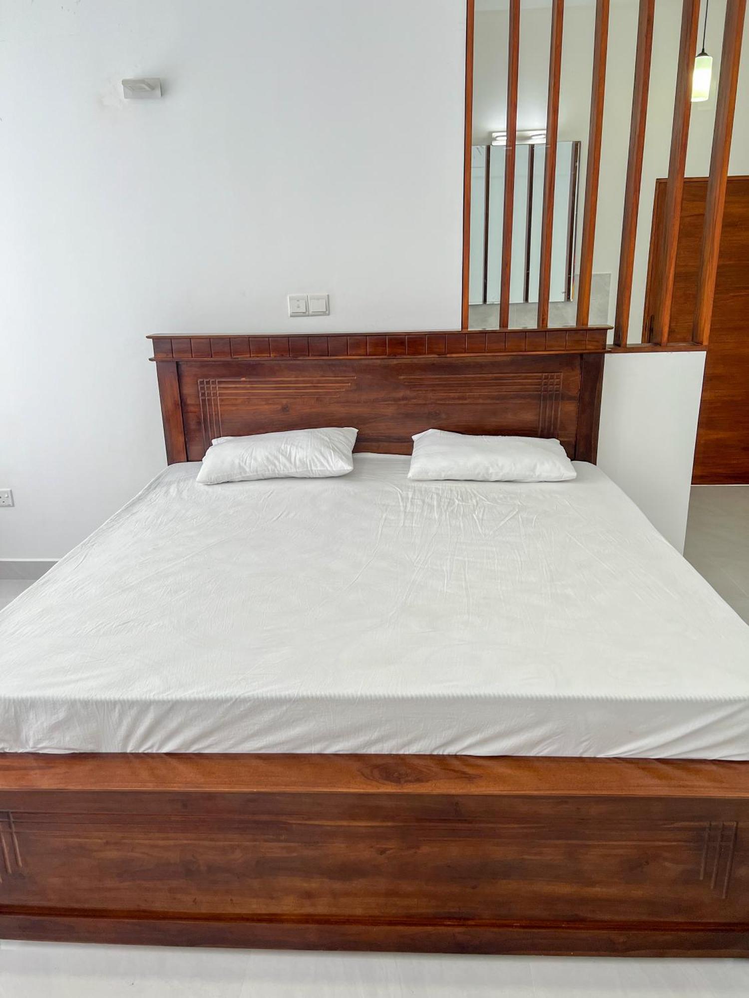 Meridian Holiday Resort Ratnapura Bagian luar foto