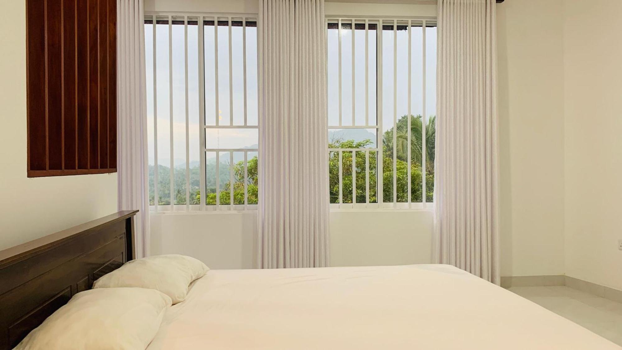 Meridian Holiday Resort Ratnapura Bagian luar foto