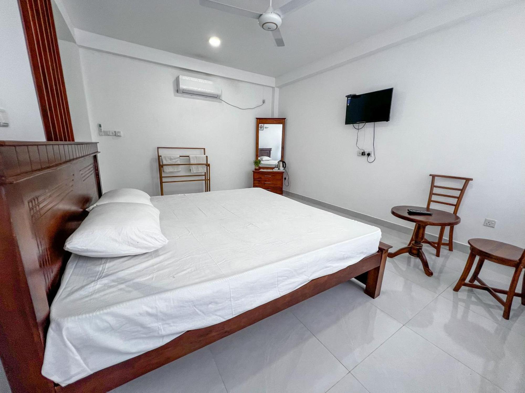 Meridian Holiday Resort Ratnapura Bagian luar foto